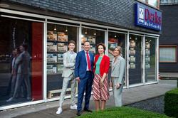 Derks Makelaardij, Uden openingstijden