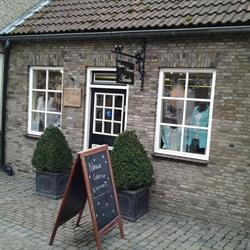 Anneke Kapsalon, Lage Zwaluwe openingstijden