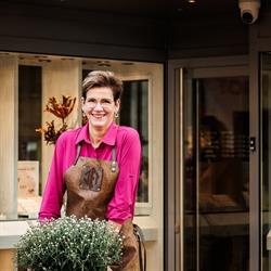 Hoeven Juwelier Edelsmid Jet Vd, openingstijden