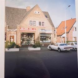 Papillon Kapsalon Le, Laren openingstijden