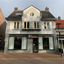 Kapsalon "De Knipperic", Helden openingstijden
