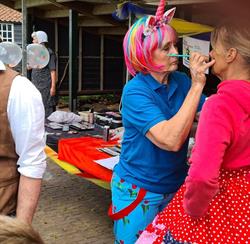 Ans Kledingverhuur, Nij Beets openingstijden