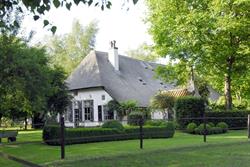 De Jonge Stee, Vierhouten openingstijden