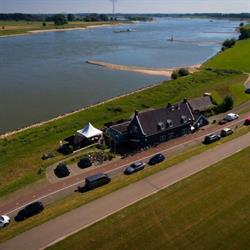 Hoek Eetcafé D'n, Hurwenen openingstijden