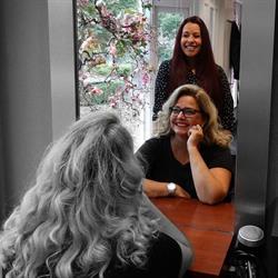 Kapsalon Marianne& Spray-tan Salon& Verkooppunt ParfumPoint Refill, Houtigehage openingstijden