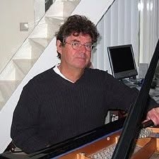 John Coxon, Huizen openingstijden