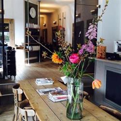 Knipcafé Kapsalon 't, Breda openingstijden