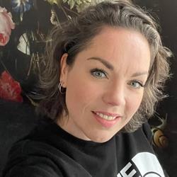 Nagelstudio Gionne, Roden openingstijden
