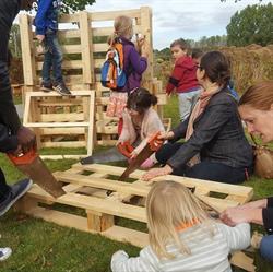 Jeugdland Buitenland, Almere openingstijden