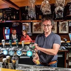 Hotel-Cafe Sous Les Eglises, Beek openingstijden