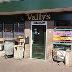 Vally's Café, Neede openingstijden