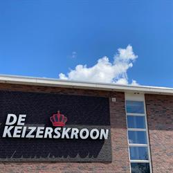 De Keizerskroon, Halfweg openingstijden