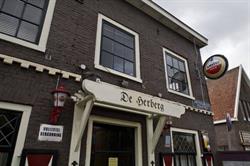 Herberg, Halfweg openingstijden