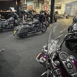Suur Motoren, Oud-Beijerland openingstijden