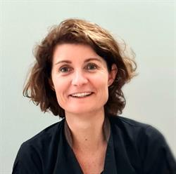 Renate Jongstra, Hoorn openingstijden