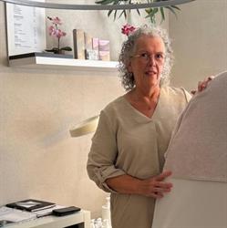 Charlotte Schoonheidsspecial., Hapert openingstijden