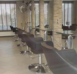 Kapsalon Robbeson, Zegge openingstijden