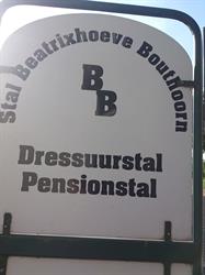 Stal Beatrixhoeve, Axel openingstijden