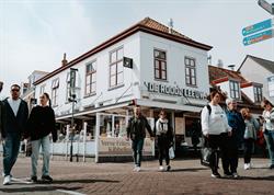 De Roode Leeuw, Domburg openingstijden