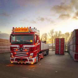 Van Wijk Transport, Meeuwen openingstijden