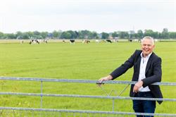 R.W. Bruins, Uithuizen openingstijden
