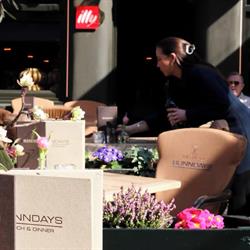 Sunndays, Valkenburg openingstijden