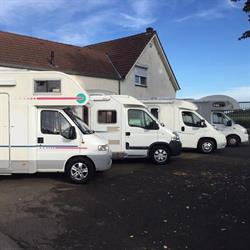 Peters Caravans, Roosteren openingstijden