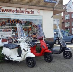 Tweewielerhuis Van Hoewijk, Schiedam openingstijden