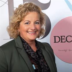Demi's Beauty Secrets, Urk openingstijden
