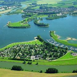 Recreatiepark de Veerstal B.v., Lathum openingstijden