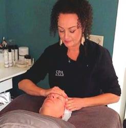 Schoonheidssalon Kathalijne, Huissen openingstijden