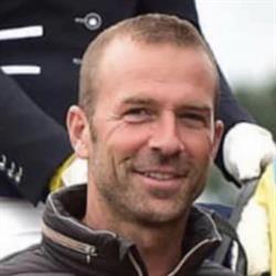 Stal de Harn / Dressuurstal Dennis Ausma, Bennekom openingstijden