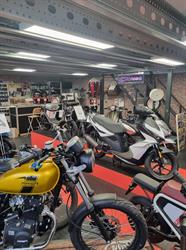 Laurentzen Scooters, Duiven openingstijden
