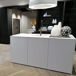 Van der Hijden Montage, Kerkdriel openingstijden