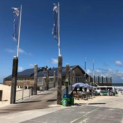 Strandpaviljoen 't Badhuys, Vlieland openingstijden