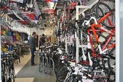 De Vos Racefietsen, Zwanenburg openingstijden