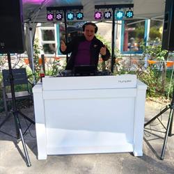 DJ John Valk Drive-in Show, Huizen openingstijden