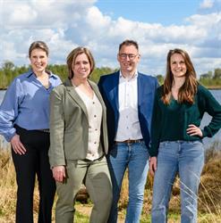 Door Martijn, Deurne openingstijden