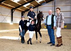 Paardenstal de Oale Greeuw, Hertme openingstijden