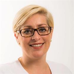 Anyeska van der Horst, Oosterhout openingstijden