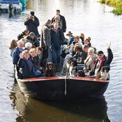 Overwijk Skûtsjeverhuur, Uitwellingerga openingstijden