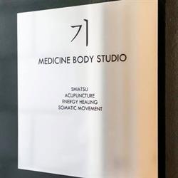 Medicine Body Studio- Acupuncture, Somatic healing, Shiatsu & Korean herbal medicine, Amsterdam openingstijden