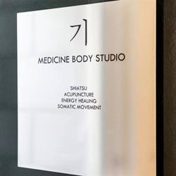 Medicine Body Studio- Acupuncture, Shiatsu, Korean herbal medicine & Somatic movement, Amsterdam openingstijden