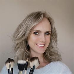 The Make-up Artist, Hoogblokland openingstijden