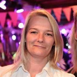 LauraHaakt, Dongen openingstijden