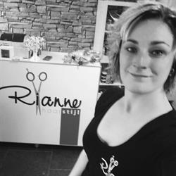 Rianne haarstijl, Winschoten openingstijden