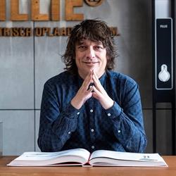Stefan van der Heijden Ontwerpt., Oss openingstijden