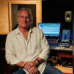 Neo Music, Bovensmilde openingstijden