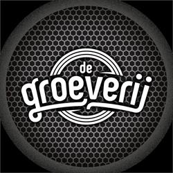 De Groeverij, Houten openingstijden