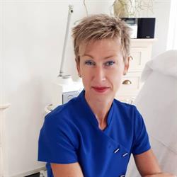Voet en Salon Angela, Haalderen openingstijden
